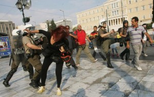 Grieks politiegeweld tegen fotoreporters
