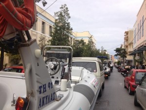 foto van de optocht met opblaasboten in Heraklion begin april