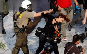 Gewelddadig politieoptreden tegen pers - juni 2011